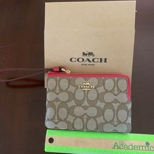 Coach wristlet new with tag